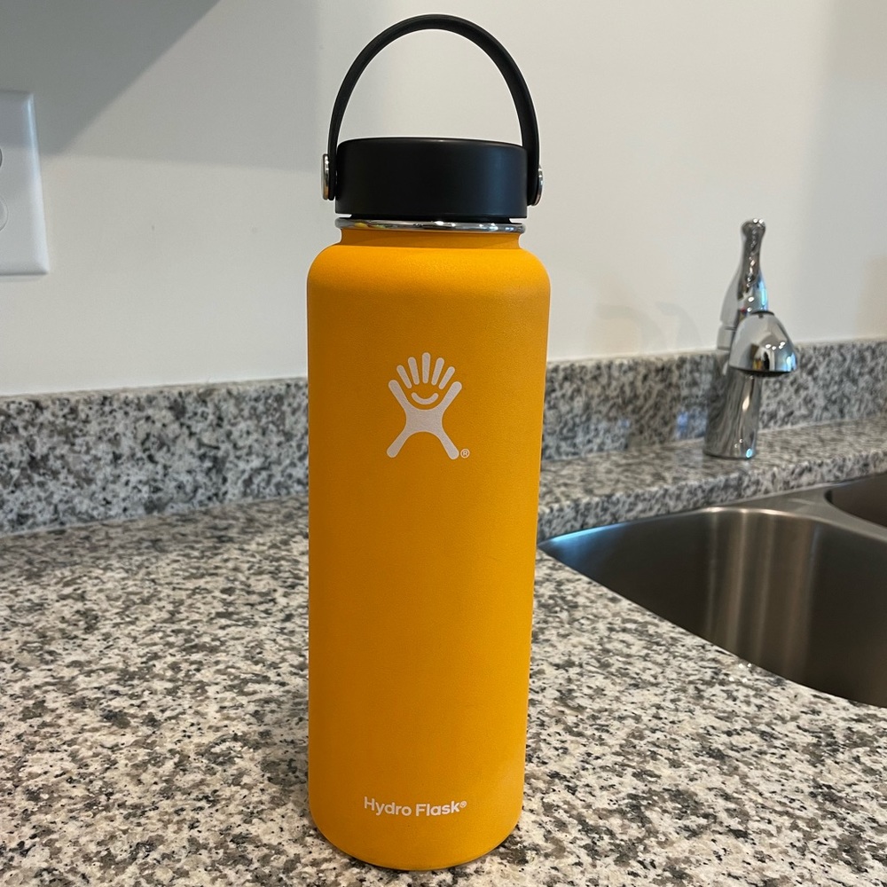 SOLD - 40 oz Mango Hydro Flask